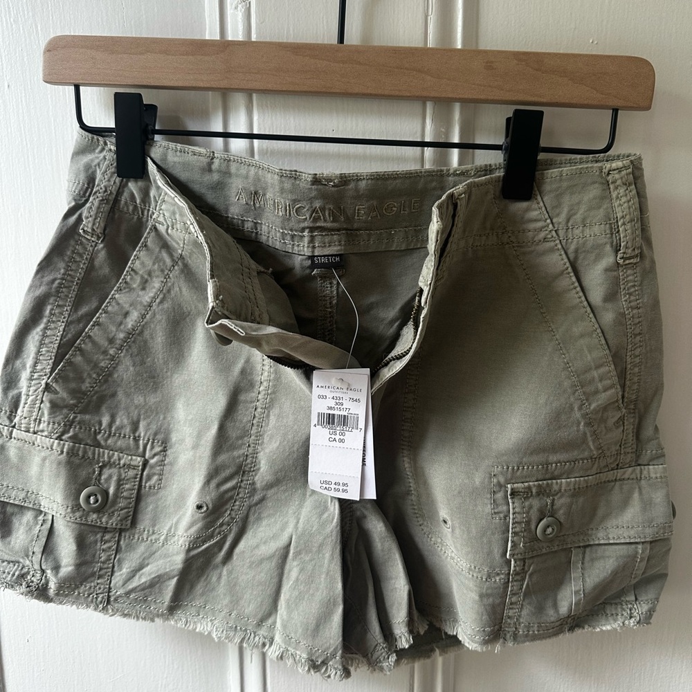 American Eagle Outfitters Green Cargo Shorts Relaxed Fit
